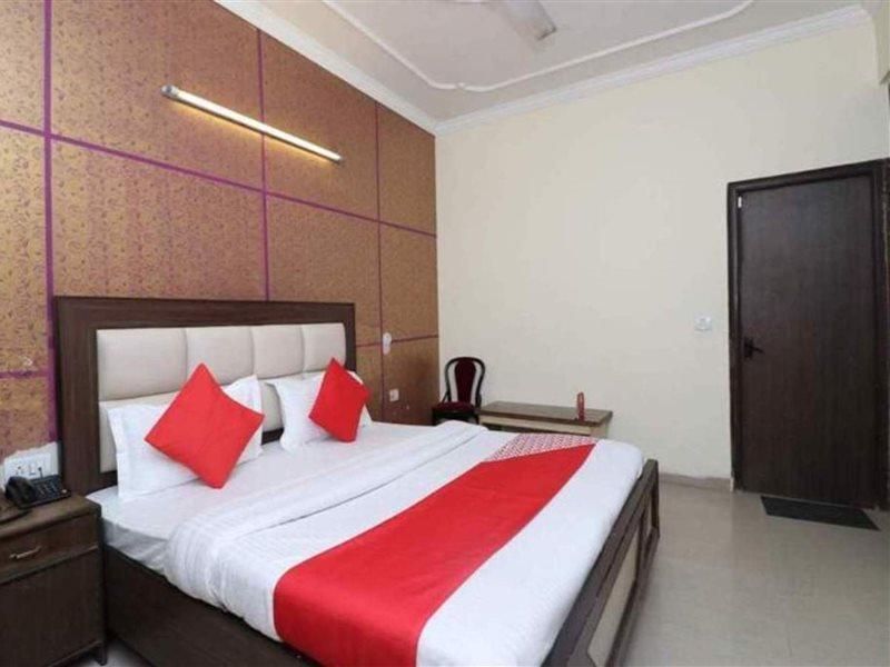 Airport Mayank Residency Bed & Breakfast