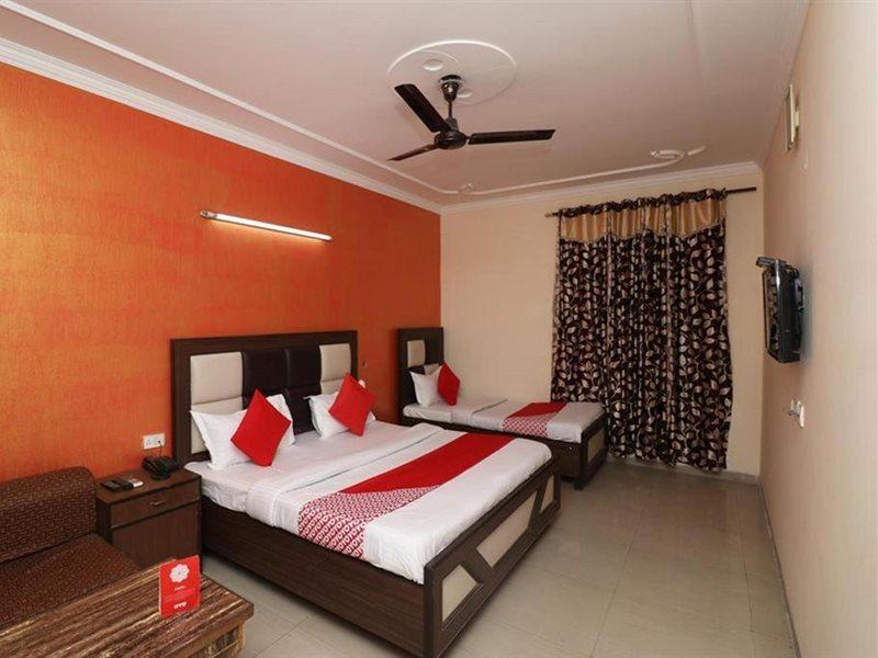 Bed & Breakfast Airport Mayank Residency 3*