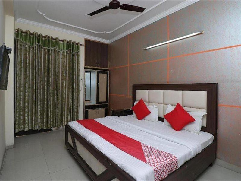 Airport Mayank Residency Bed & Breakfast 3*