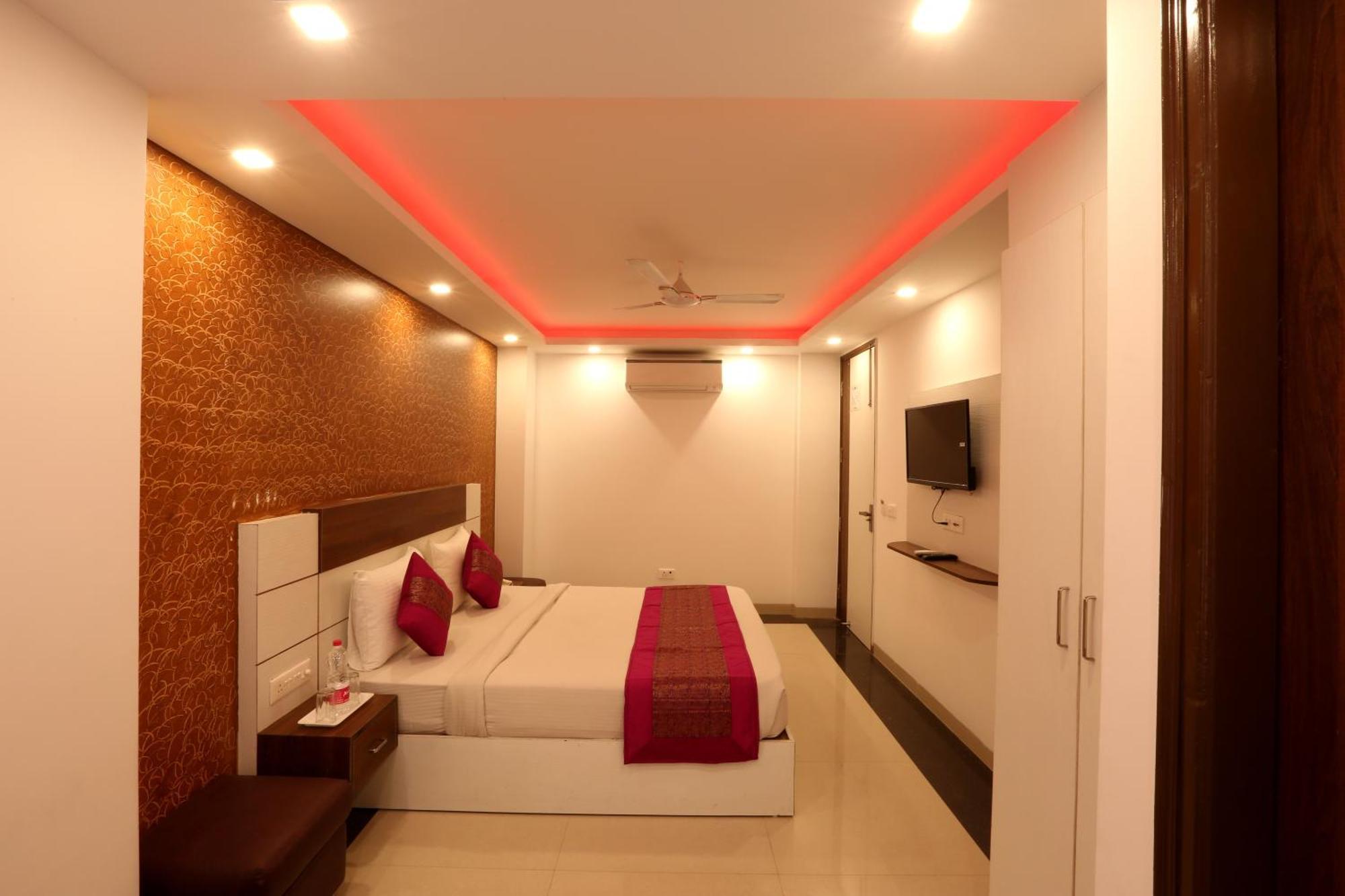 Airport Mayank Residency Bed & Breakfast