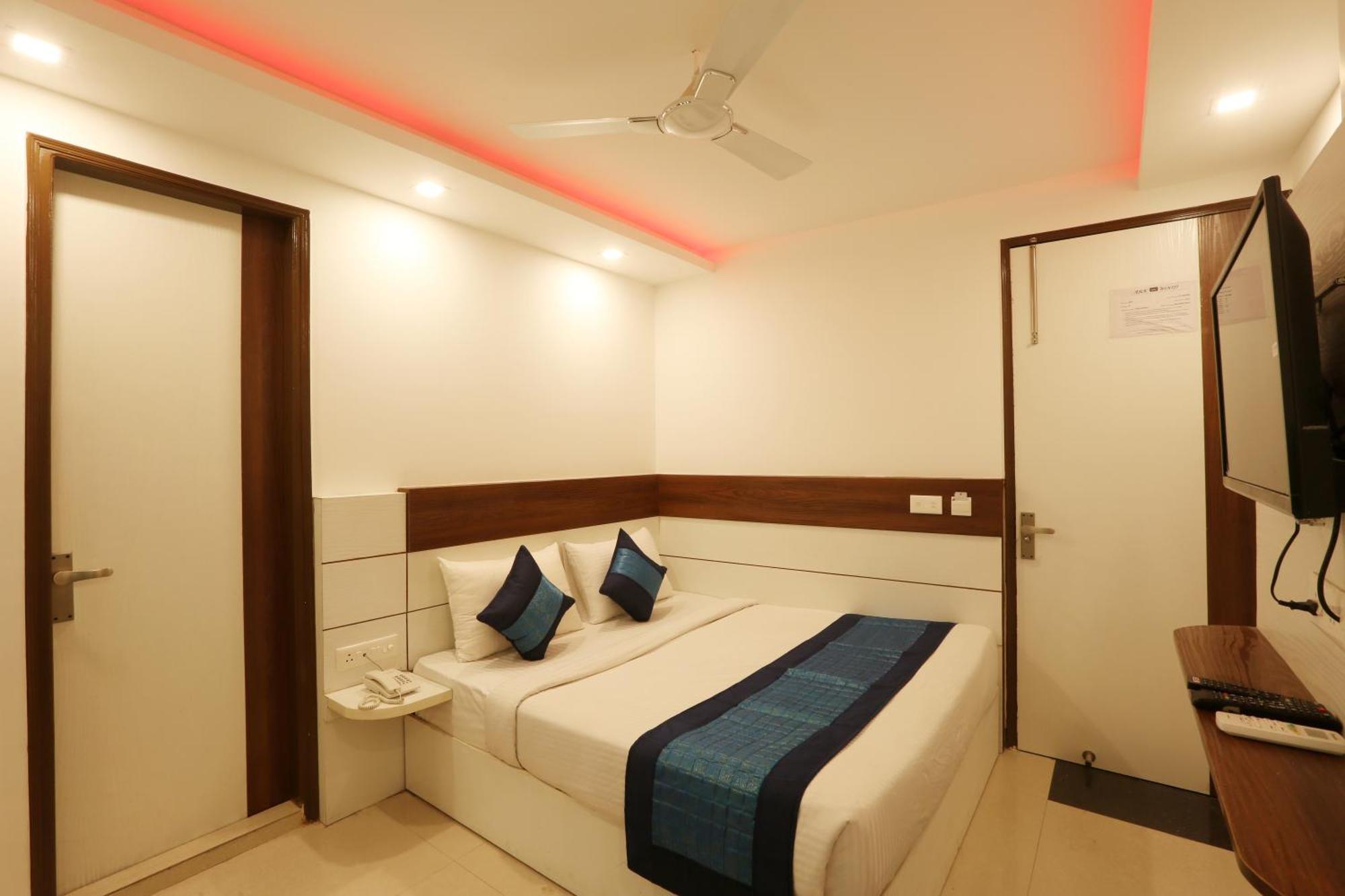 Airport Mayank Residency 3*