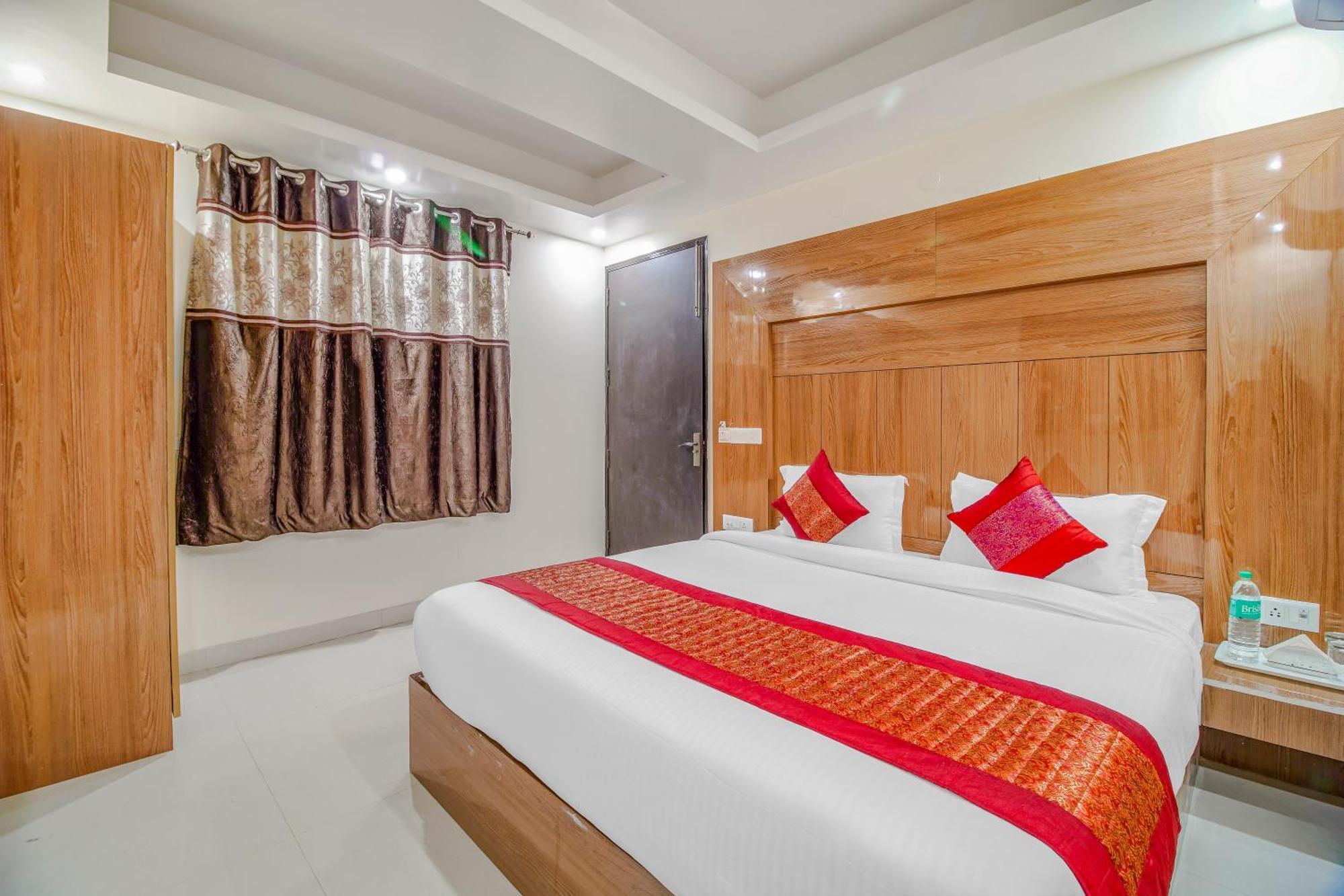Bed & Breakfast Airport Mayank Residency