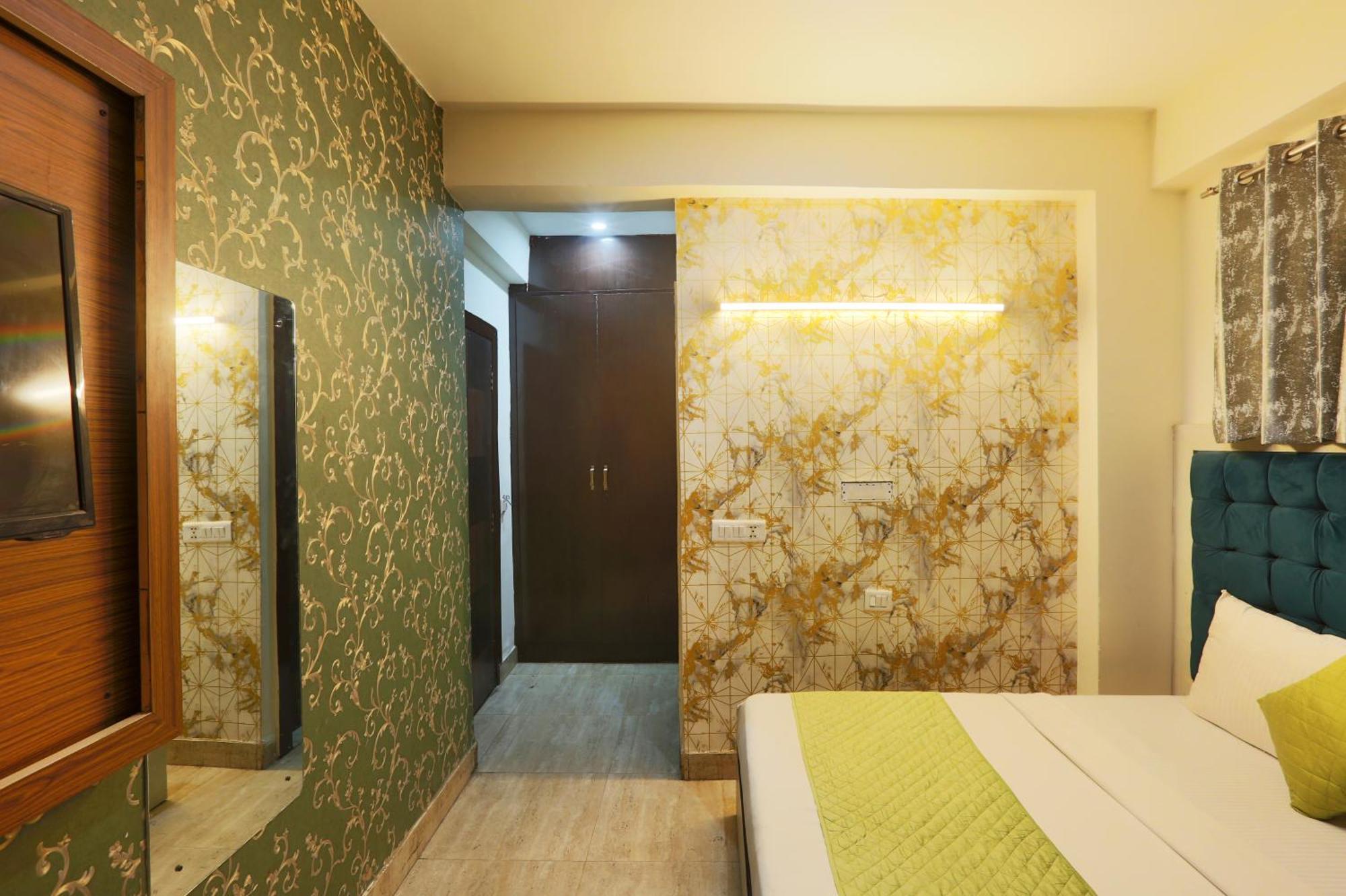 Airport Mayank Residency Couette-café