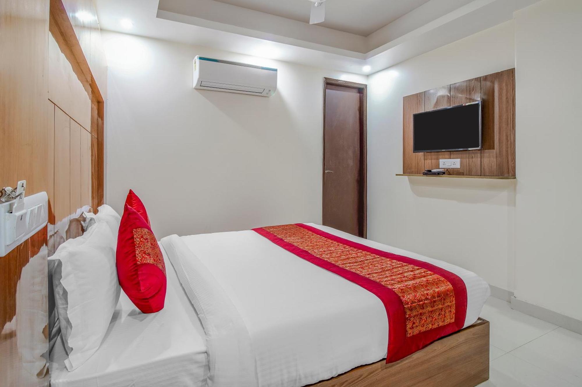 Airport Mayank Residency Couette-café 3*
